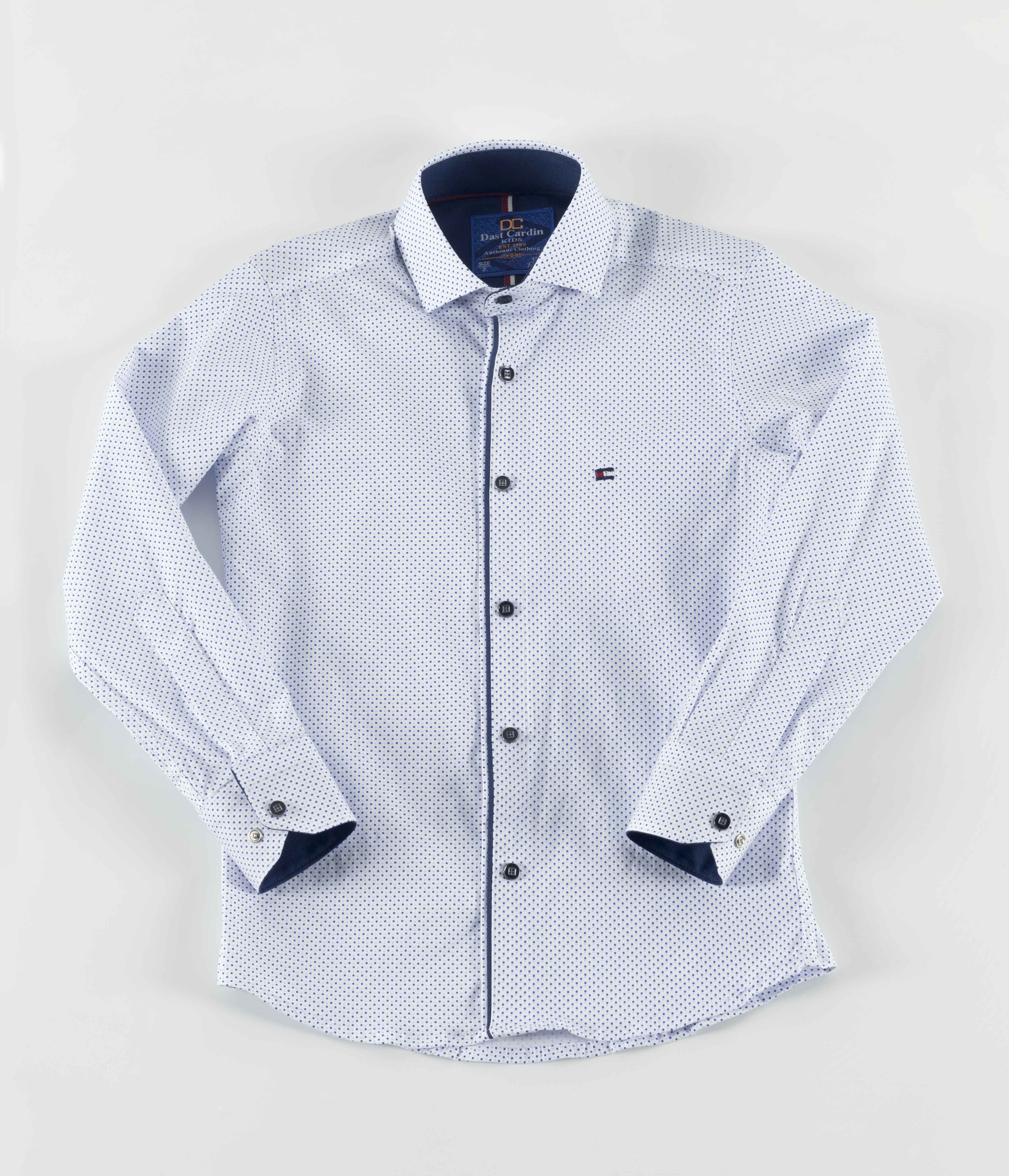Белая рубашка с принтом на кнопках