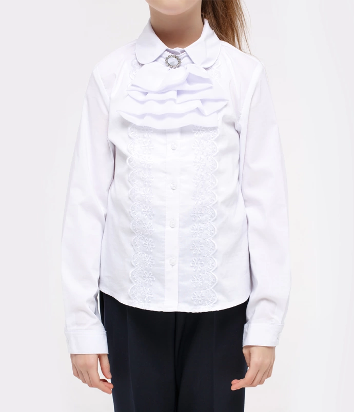 Белая блузка с круглым воротником